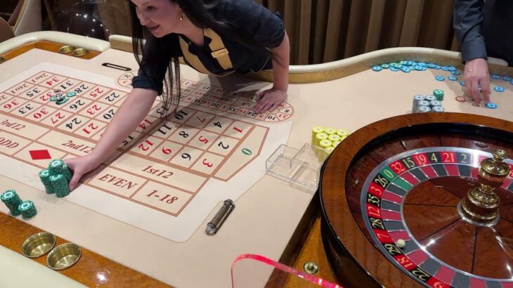 Dealing casino roulette: game procedures with real action #roulette #training #casino