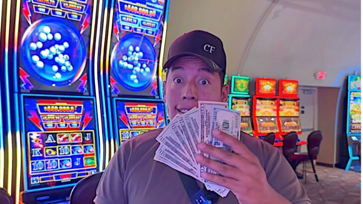 Arriesgue Mis Ultimos Dólares En Las Maquinas Del CASINO 🎰
