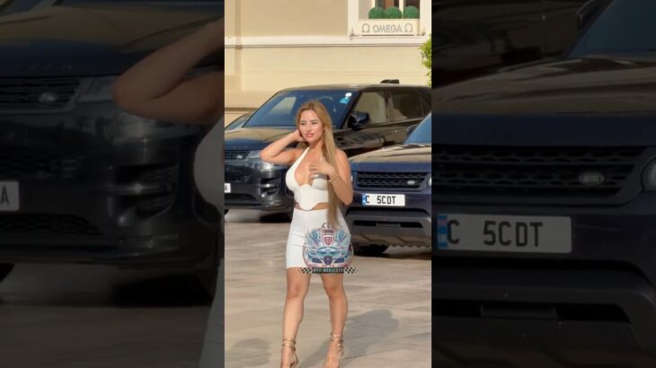 Madlen Peneva chegando ao Casino Monte-Carlos em sua Ferrari #supercars #rich #belezafeminina