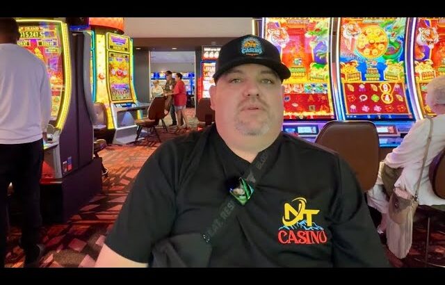 amigos quien podra defenderme arriesgando dinero en  3diferentes maquinas del casino.#slot