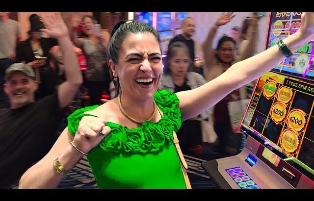 Casino Crowd LOST THEIR MINDS When I WON IT ALL!!